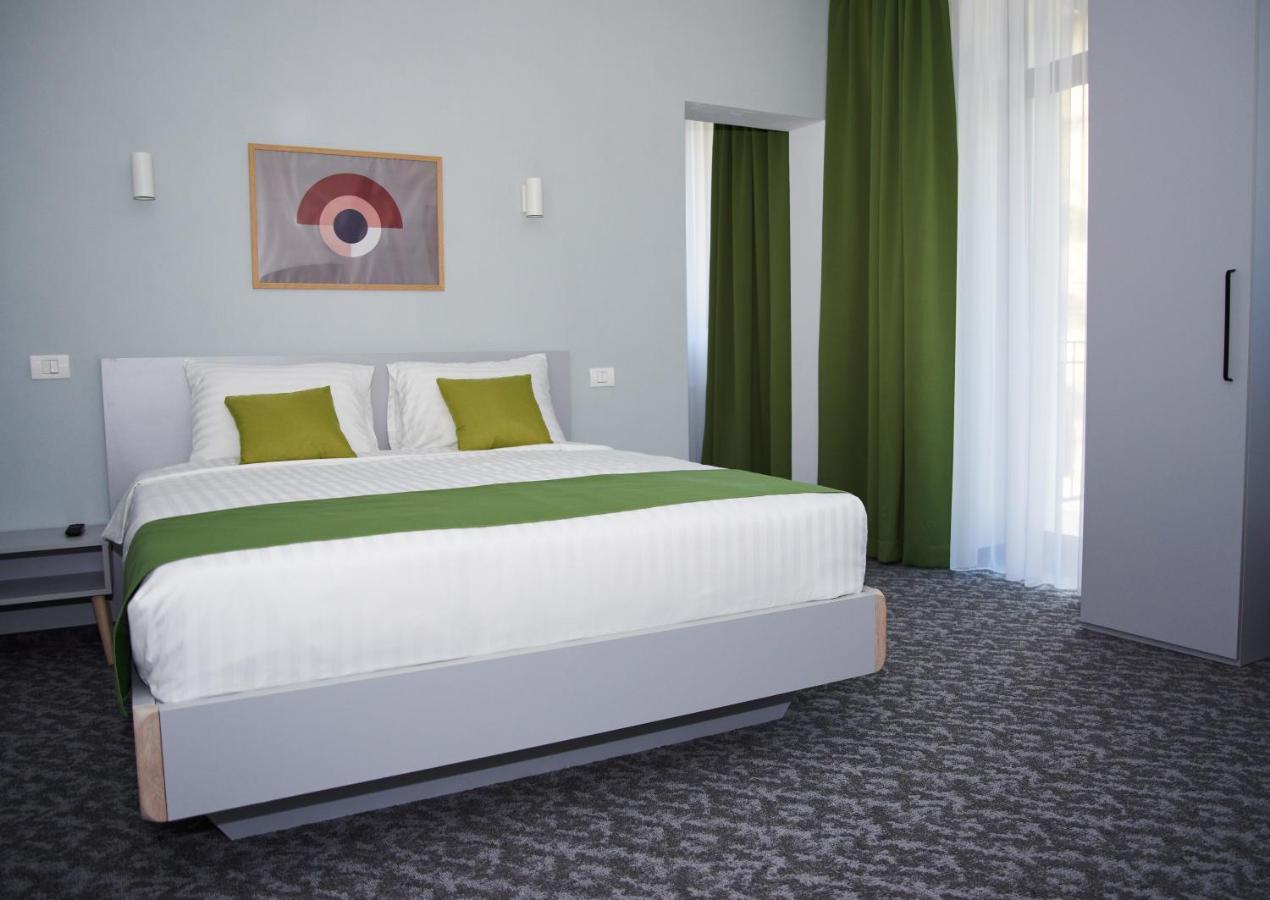 Astra Hotel Călimăneşti エクステリア 写真