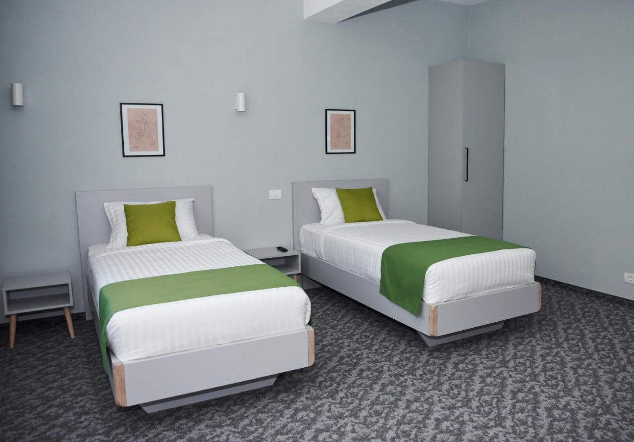 Astra Hotel Călimăneşti エクステリア 写真