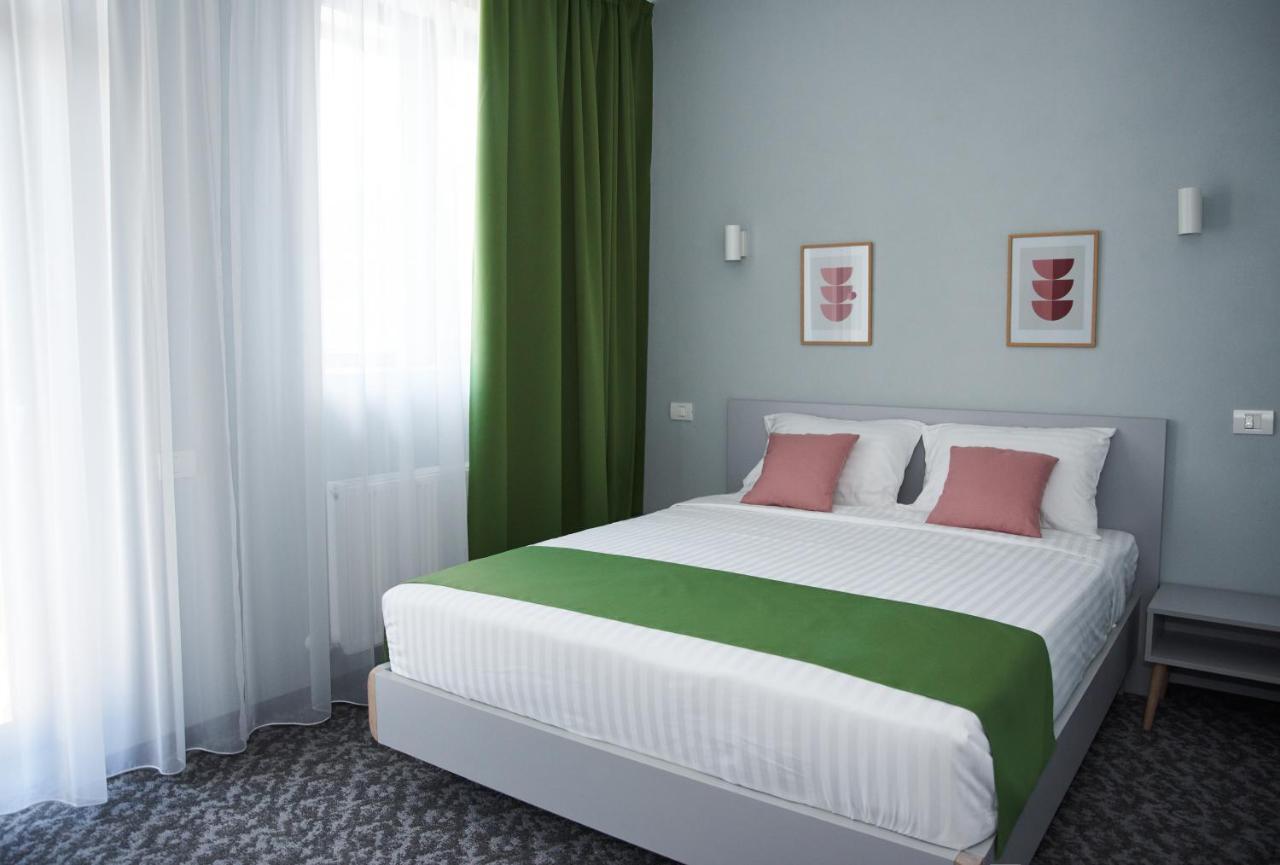 Astra Hotel Călimăneşti エクステリア 写真