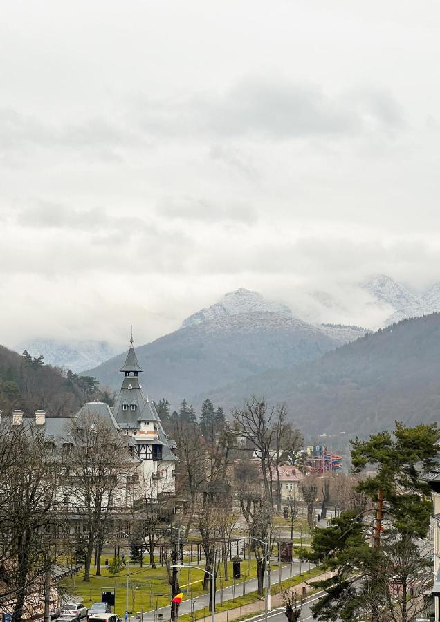Astra Hotel Călimăneşti エクステリア 写真